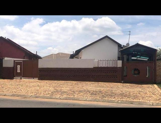 1 BEDROOM PROPERTY TO RENT IN DIEPKLOOF
